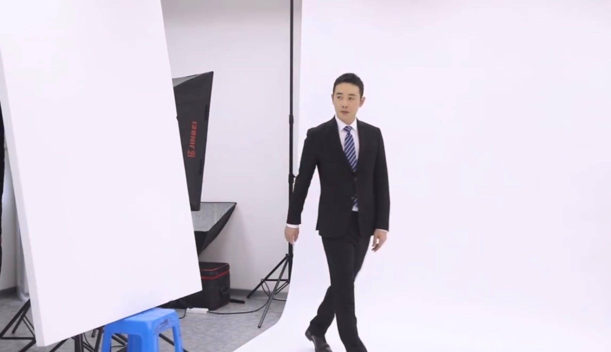 显得|罗晋低调演戏做人,休闲穿搭显魅力,瞬间提升时尚感