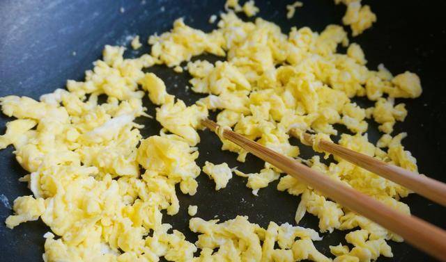 关键|这样活面烙馅饼,皮薄馅大,面软好吃,放凉也不硬