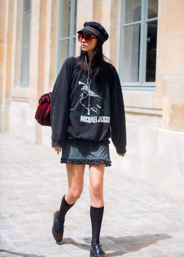 帆布鞋|小白鞋、帆布鞋该让位了，今年更流行“布洛克鞋”，怎么搭都好看