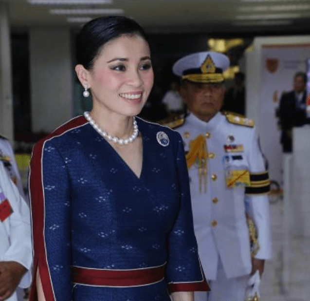 妮娜|诗妮娜终究昙花一现，苏提达的美才经典，王后的气度不是谁都有的