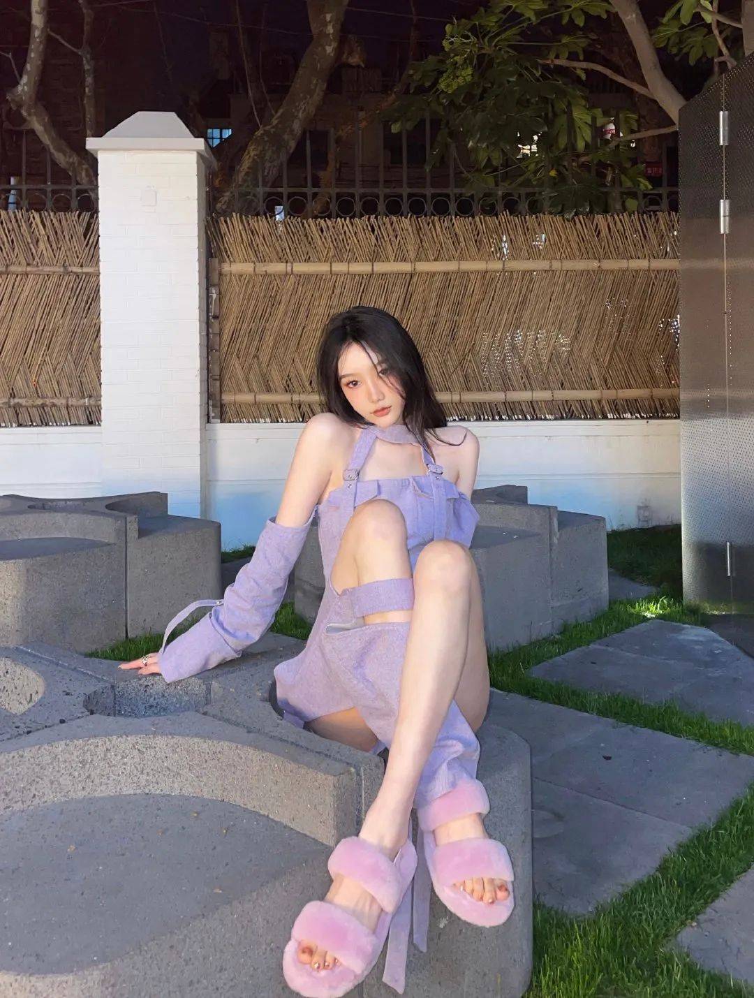 运动鞋|今夏不要总穿运动鞋了,2021流行这几款凉鞋,上脚显瘦显直又显腿长!