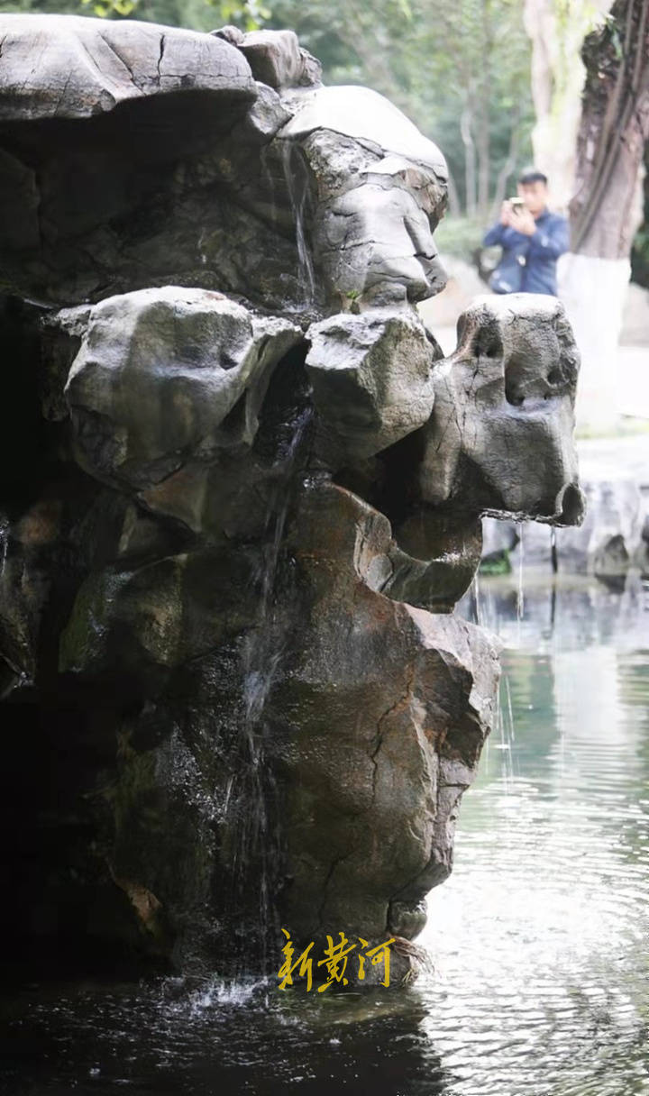 水势|月牙飞瀑！济南月牙泉今晨再次喷涌，水势更盛