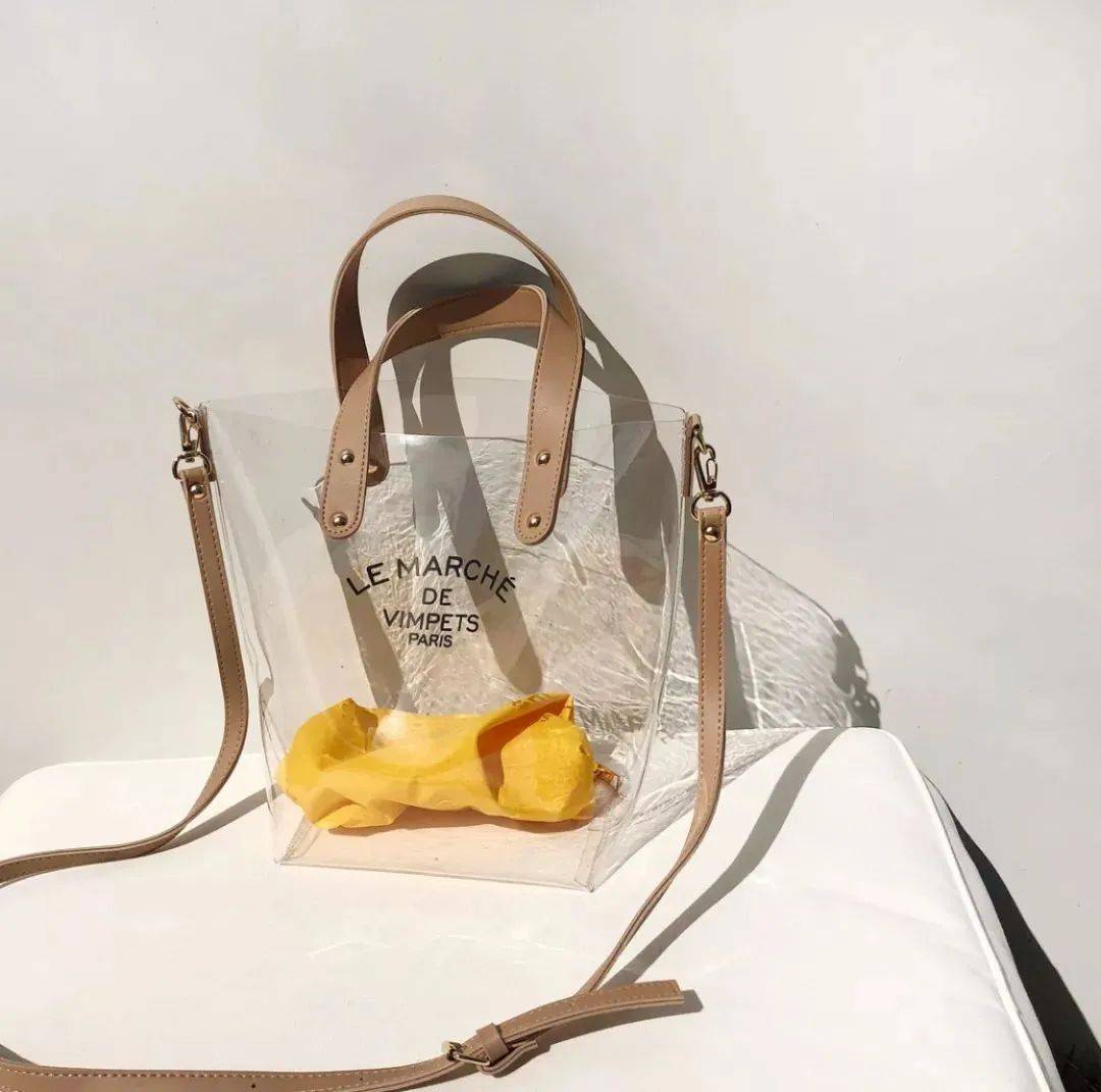 运动鞋|今夏不要总穿运动鞋了,2021流行这几款凉鞋,上脚显瘦显直又显腿长!