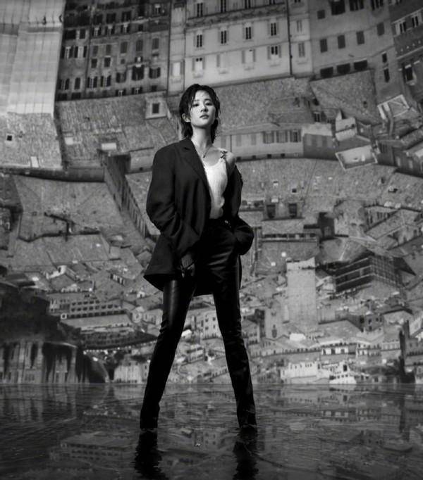 好身材|?又被刘亦菲惊艳了，挑战二次元粉发造型，又甜又酷令人心动