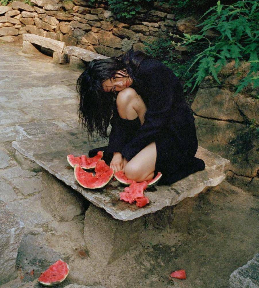 新人|陈坤旗下新人李蔓瑄,长相高级酷似“王菲”,时尚表现力让人惊艳