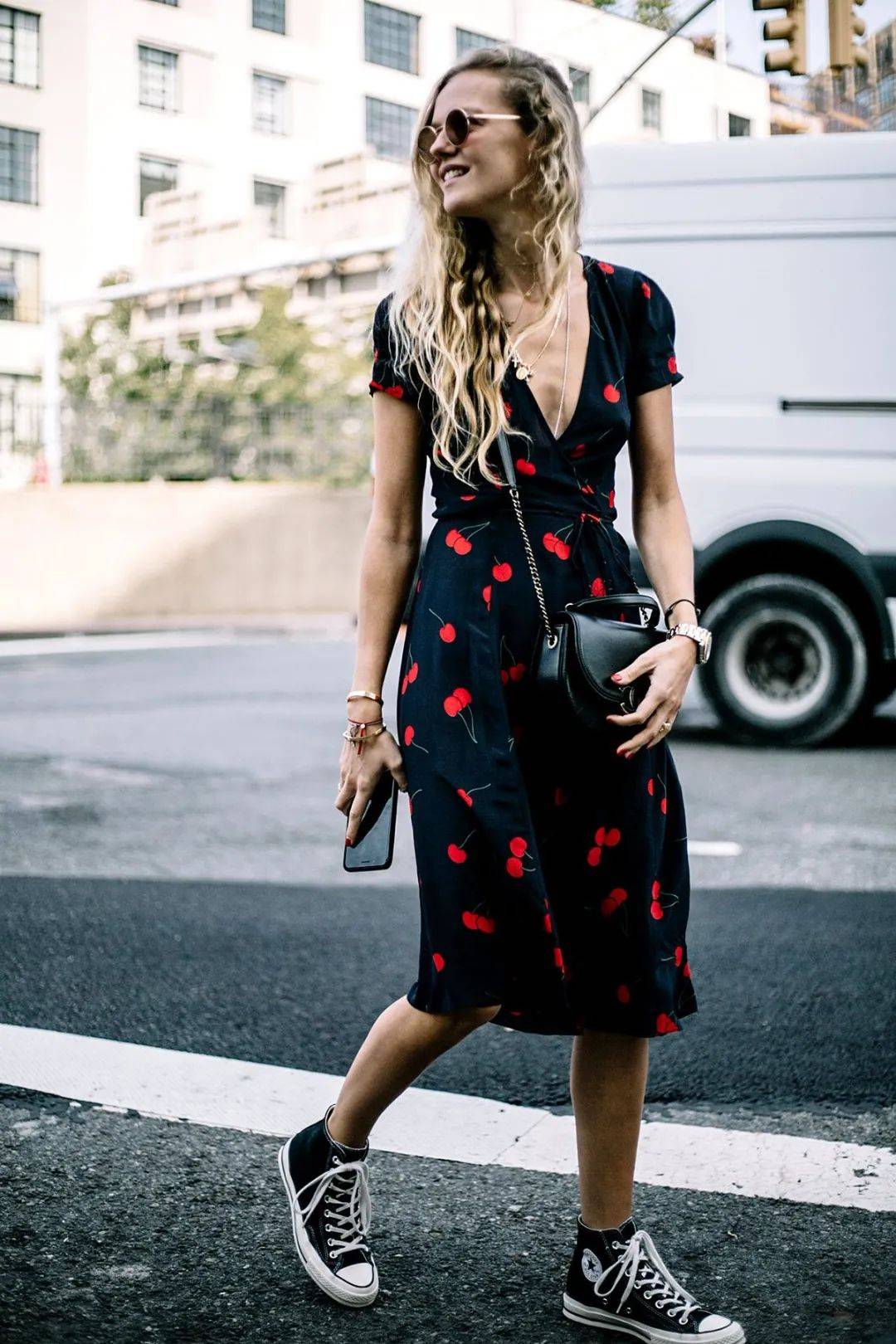 小白|“平底鞋+裙子”穿出女人最轻松,优雅的样子,巨时髦!