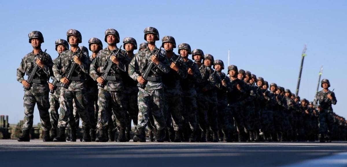 大学时期入伍优势多,有些事情建议提前了解,学生要谨慎考虑_进行