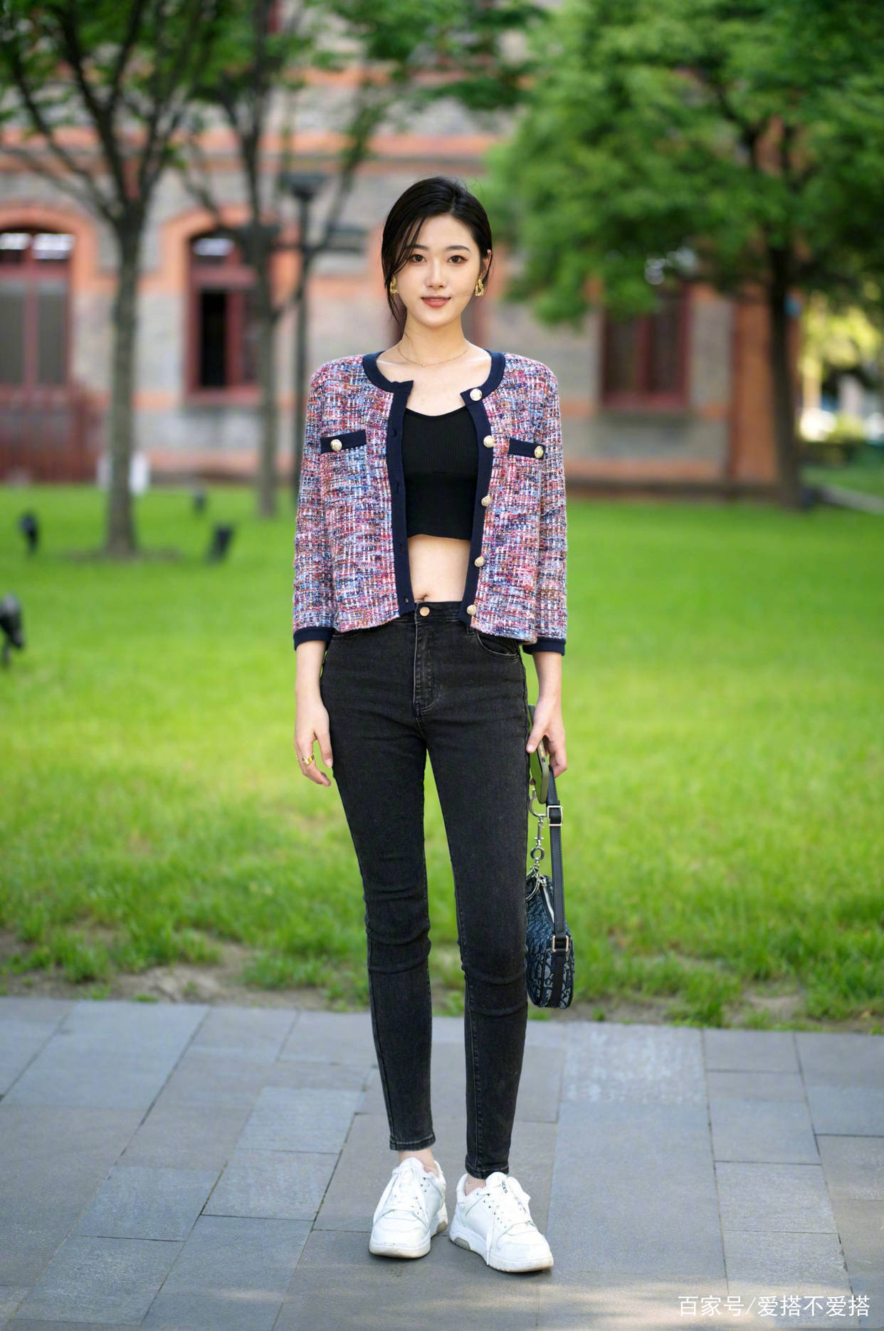 豆沙|告别黑白色，入手这几款“彩色服装”，显白又减龄，适合黑黄皮