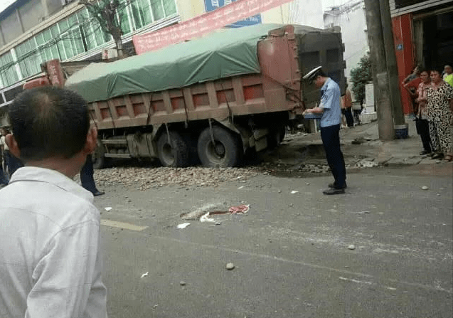 湖南发生一起惨烈车祸图片