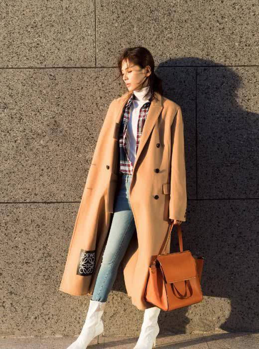 尖头|女人40岁以后，尽量不要高跟鞋配丝袜！学刘涛这样穿，洋气显嫩