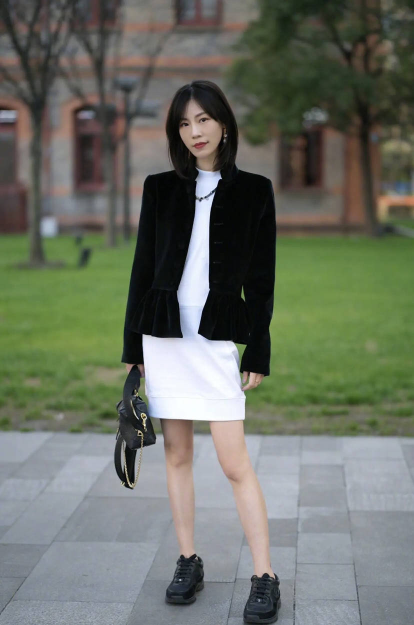 仙女|“裙装＋平底鞋”今年这样穿，舒适时髦显腿细，还很显气质