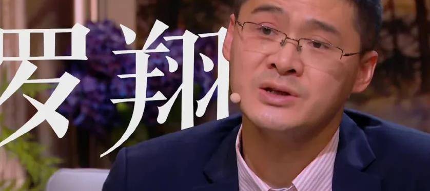 龙洋|董卿现身《朗读者》第三季看片会，“美人在骨不在皮”，气质优雅