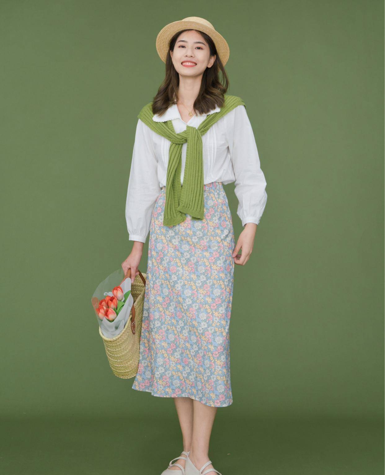 细节|今夏火了一种穿法，叫“碎花裙＋小白鞋”显瘦还时髦，贼好看！