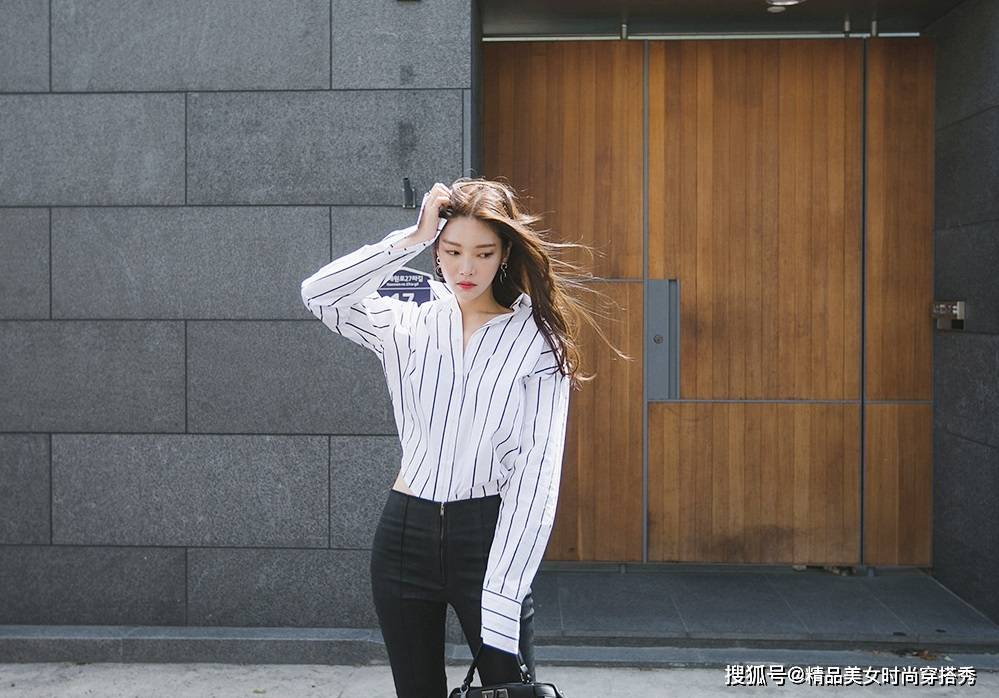 条纹|职场女生怎么穿才能将年轻与干练的气质同时展示出来呢?