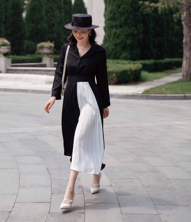黑色|“百褶裙＋鞋子”的4个穿搭思路，这样穿才能显高显腿直