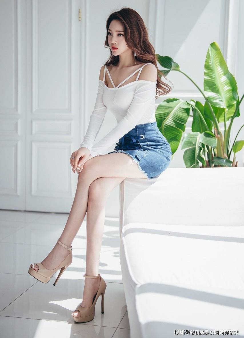 短裙|甜美风该如何穿？小姐姐这样穿时尚又街范十足