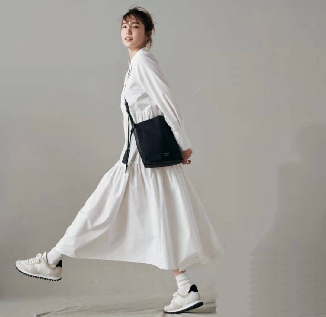 色调|“我”最会穿休闲鞋！运动鞋的夏日“分寸”穿搭，2个要点全解决