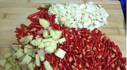 怎样腌辣椒好吃不烂 0e806abf686d4b298ce68f8710e2575c.jpeg