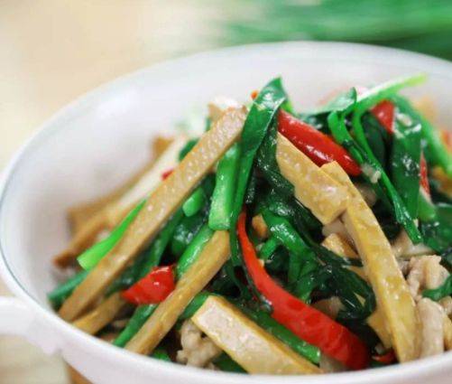 肉丝炒香菜怎么做好吃 120fd98f65a54db7aecd4463bf15266c.jpeg