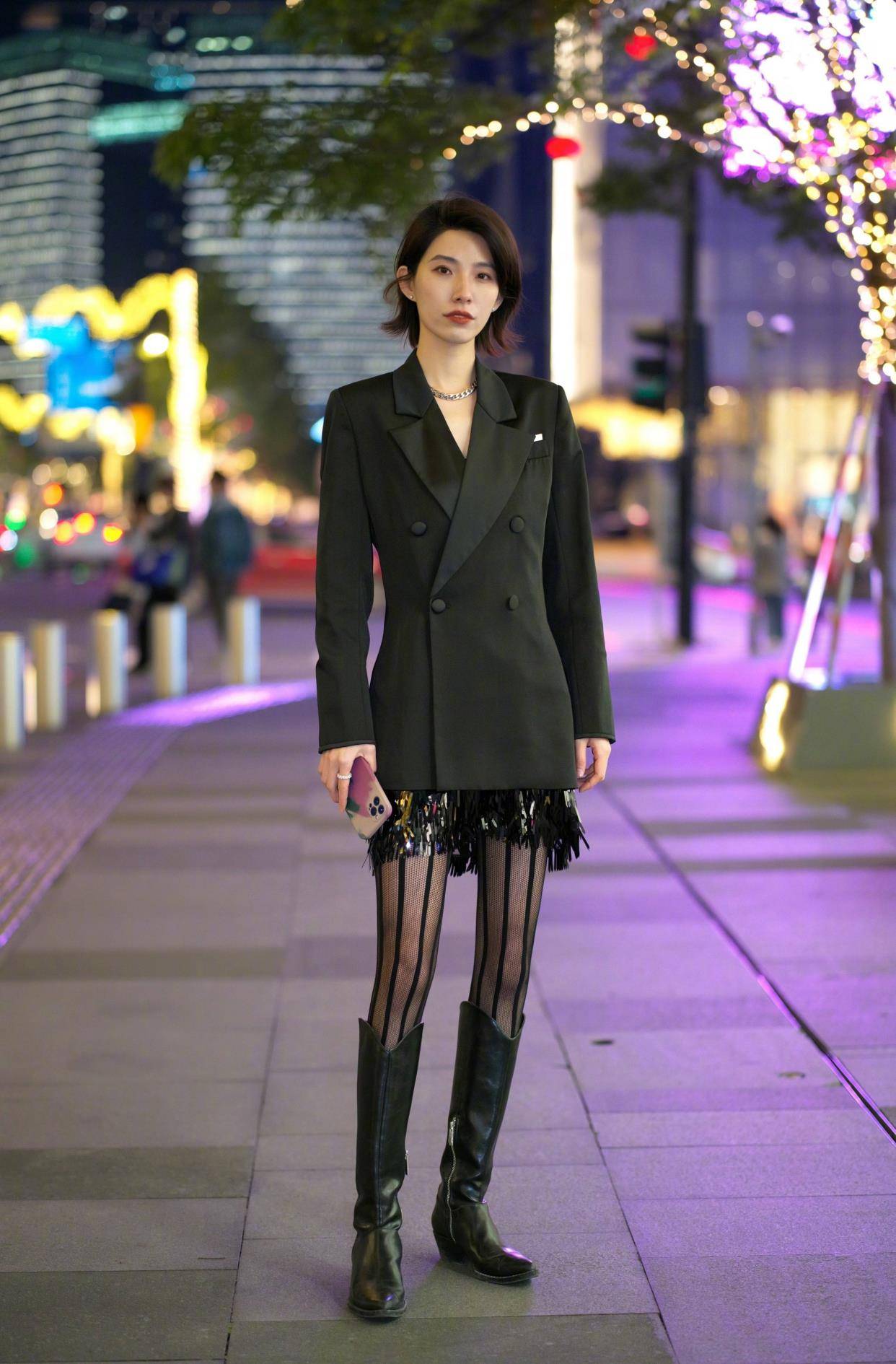 皮鞋|现在火了一种穿法，叫“袜子配鞋子”，时髦新潮还显高，谁穿谁美