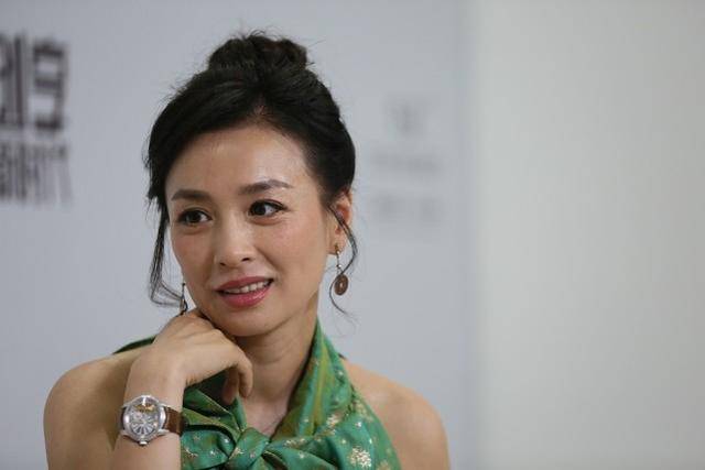身材|张庭脸上还是挺嫩的，无修镜头中，感觉气质变得更高级了