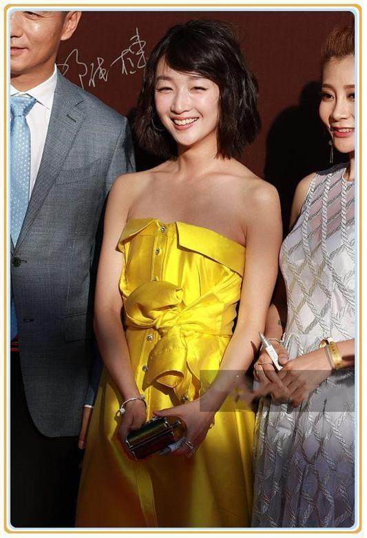 金色|当宋祖儿和周冬雨同穿金色裙,网友:终于见识到扮嫩的最高境界!