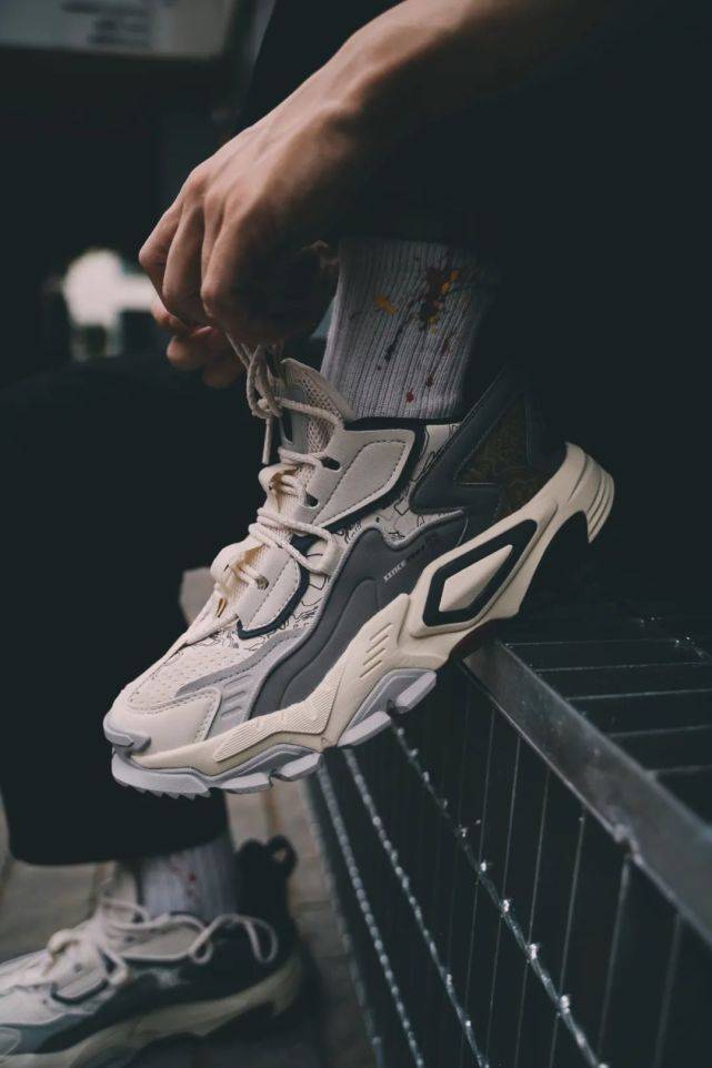 系列|迪丽热巴同款来袭？！梨园的OOTD「潮鞋柜」大起底，重磅新鞋发售曝光！