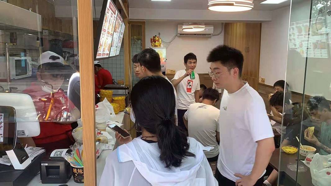 品牌|2021年餐饮行业的前景如何？新手开店如何选择？