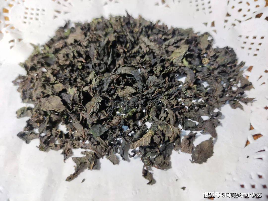 薄荷|新鲜的薄荷吃不完，教你做成薄荷茶，方法简单好储存，可以喝一年