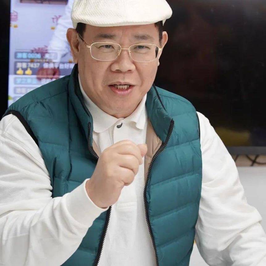 从讲古佬到主持人郑达和网红的交情曾惹来非议