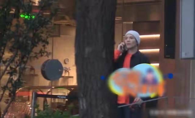 郭碧婷|小向太真会养女儿!不到一岁就去看画展,郭碧婷更难得打扮了一回