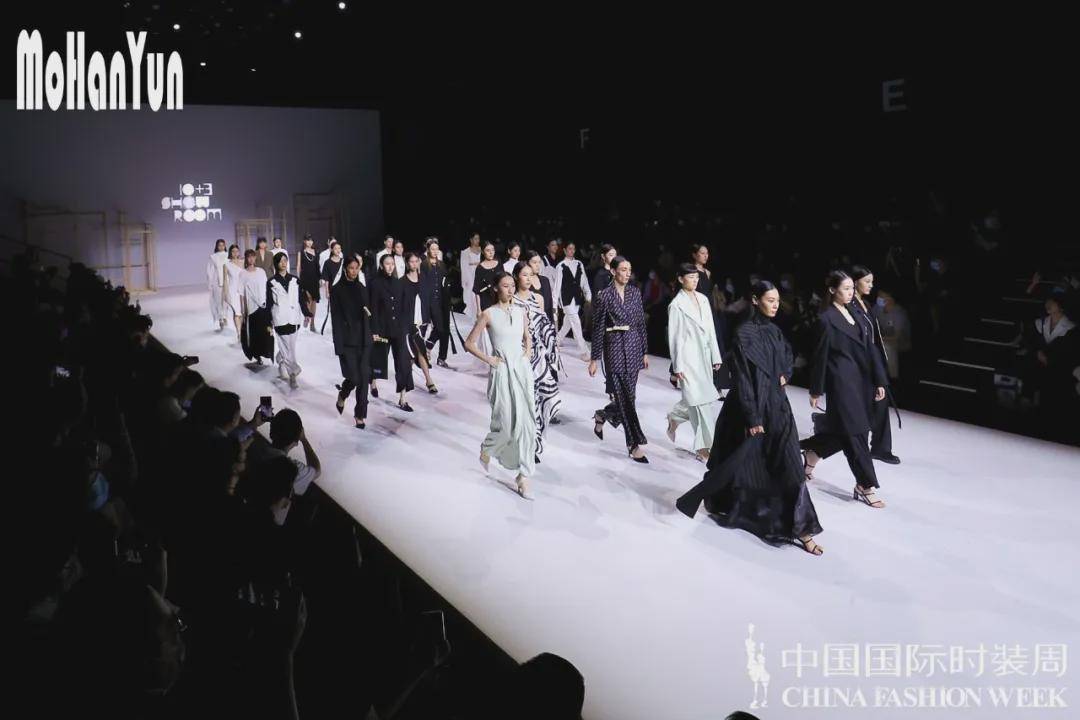 时尚|SS22中国国际时装周 | MoHanYun 兰天：致敬法则，让时尚回归自然