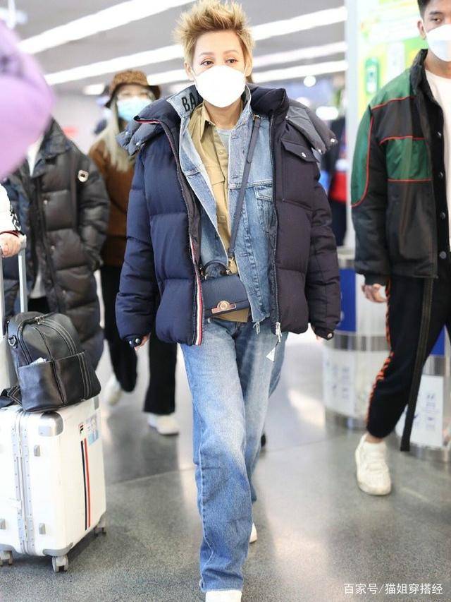 宁静|48岁宁静身材真瘦,机场叠穿“4层衣服”也不显胖,羡慕“姐姐”