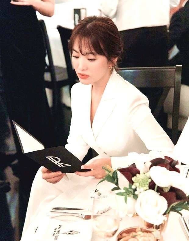 身材|有种美叫“离婚后的宋慧乔”,40岁还是老样子,脸庞消瘦叫人心疼