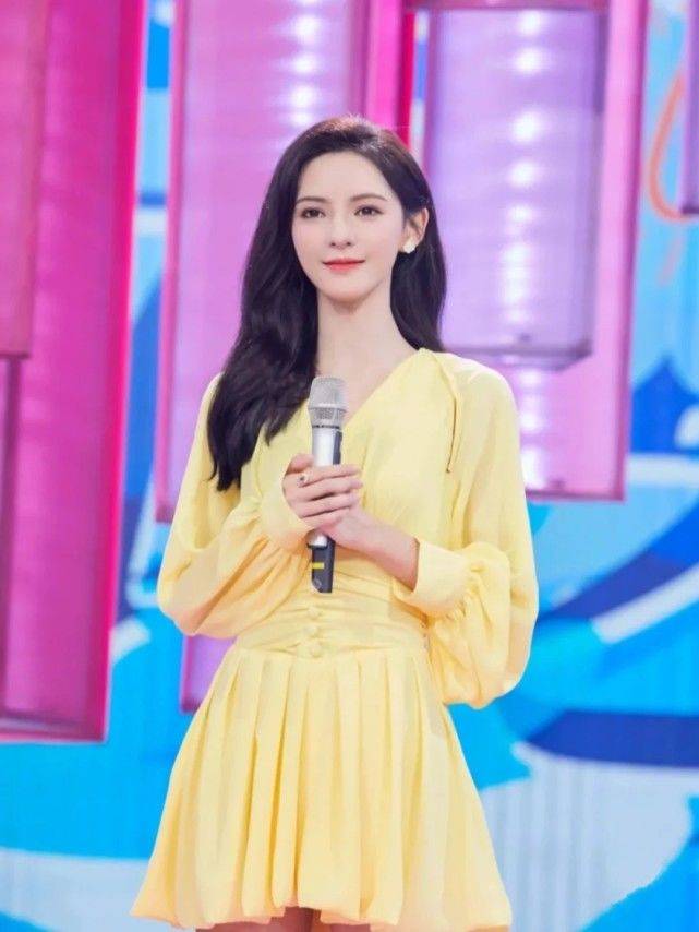 张予曦|张予曦唱当空告别程若鱼，青衣直发尽显古典气质，姐姐有心了