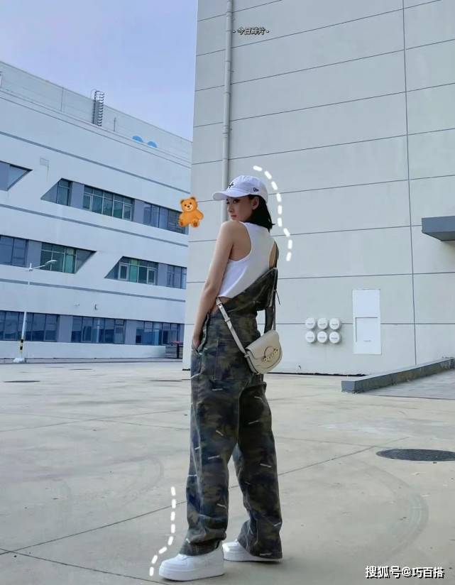 设计|宋祖儿越来越可爱了，穿卫衣短裙走机场，蹦蹦跳跳像是小兔子