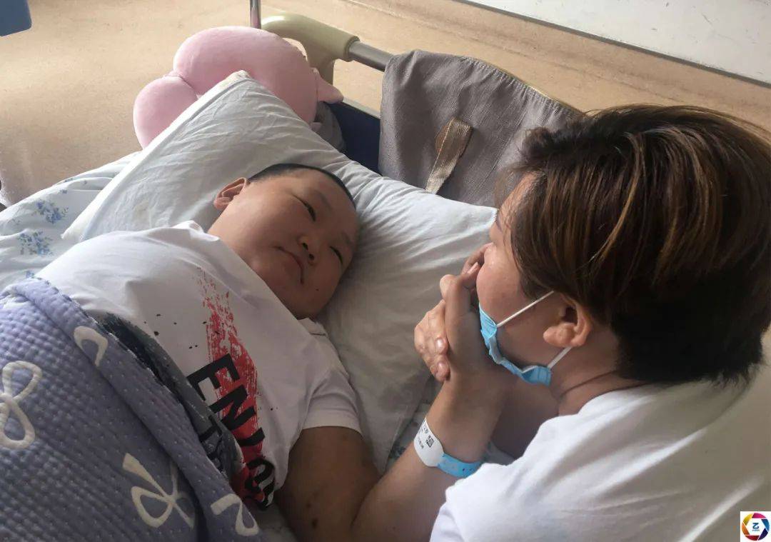 李明喆|男孩右臂莫名疼痛，为了保命无奈截肢，谁知断臂后更大的悲剧来了