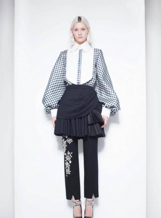 Dice|女明星的礼服不实穿?看看唐嫣、袁姗姗的这些同款,时髦又接地气