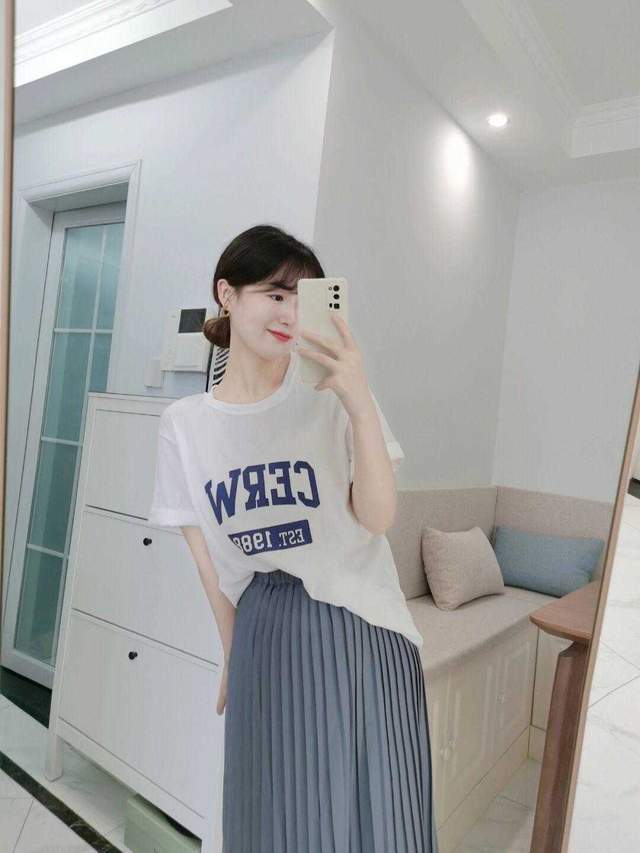 什么|秋天针织衫里穿什么?看看这些基础款单品,时髦百搭又温柔