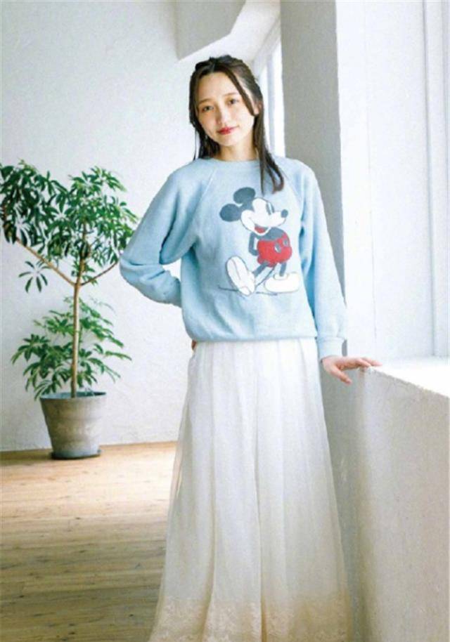 身材|40岁女人穿卫衣，要谨记“三穿三不穿”法则，这样才能时髦又得体