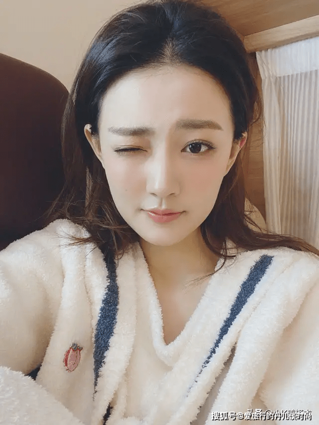 时尚|宅在家穿什么?当然是睡衣。看看女星们是怎么穿睡衣的