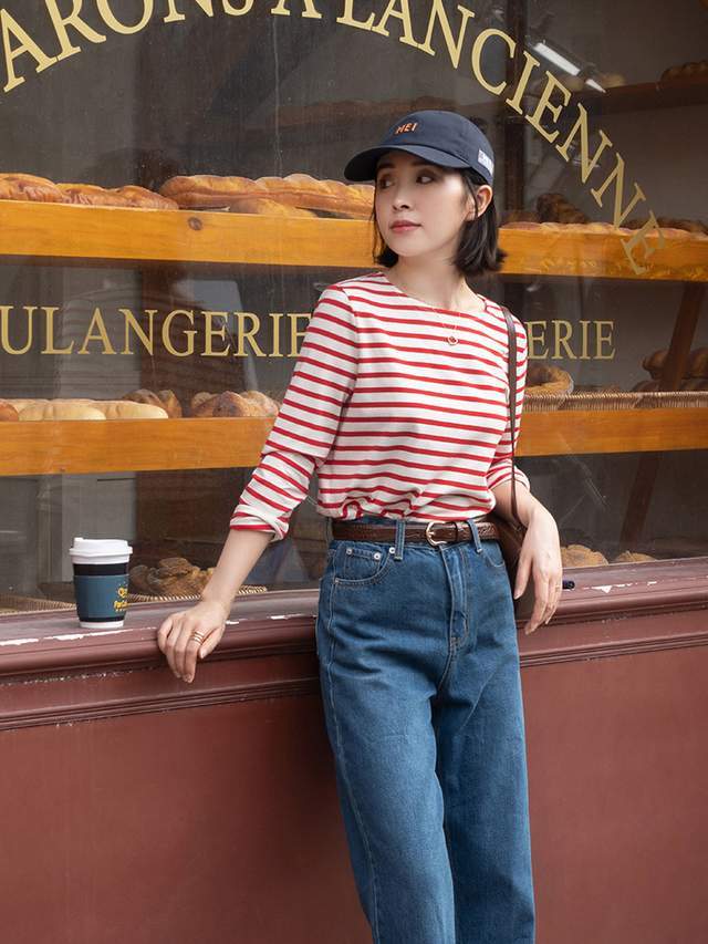 西裤|今年秋天“条纹衫”又火了,搭配上牛仔裤或直筒西裤,高级又洋气