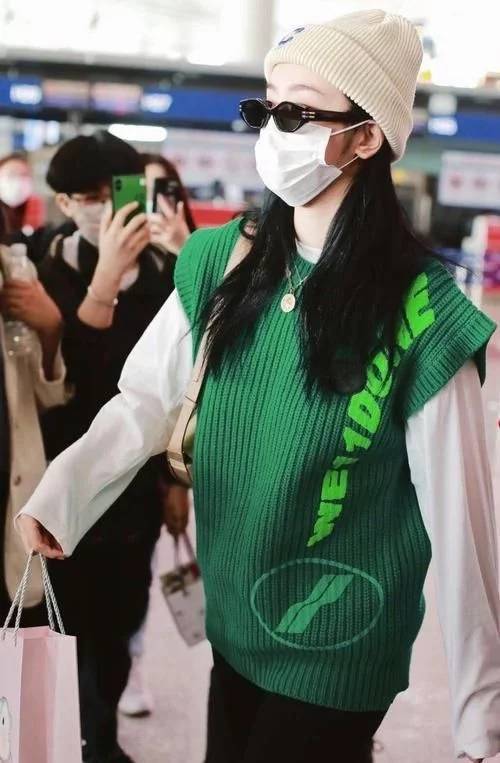 毛衣|叠穿，秋冬穿搭的主旋律，会叠穿的你最美