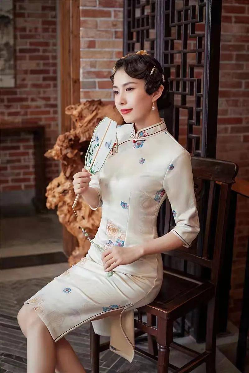 不管在哪里,只要有中国女人的地方,就会有美丽旗袍气质美的靓影
