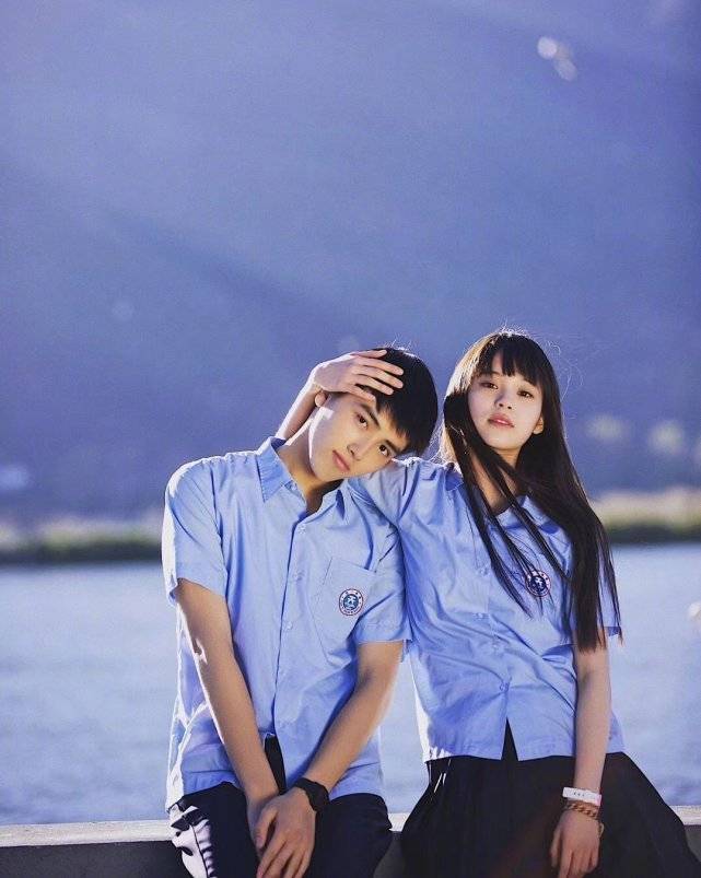 刘二萌露脸的照片多大了 ecd2be9c449449d5aa84c4e8ca76a299.jpeg