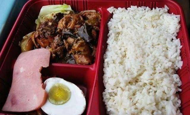 面的|一列动车有几百上千人,为什么卖不出几份盒饭,乘务员道出了原因