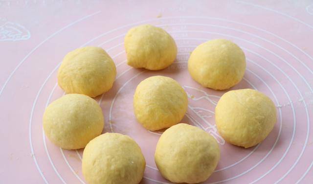 做法|南瓜加面粉，不做馒头包子，学会新做法，早餐从此不犯愁！