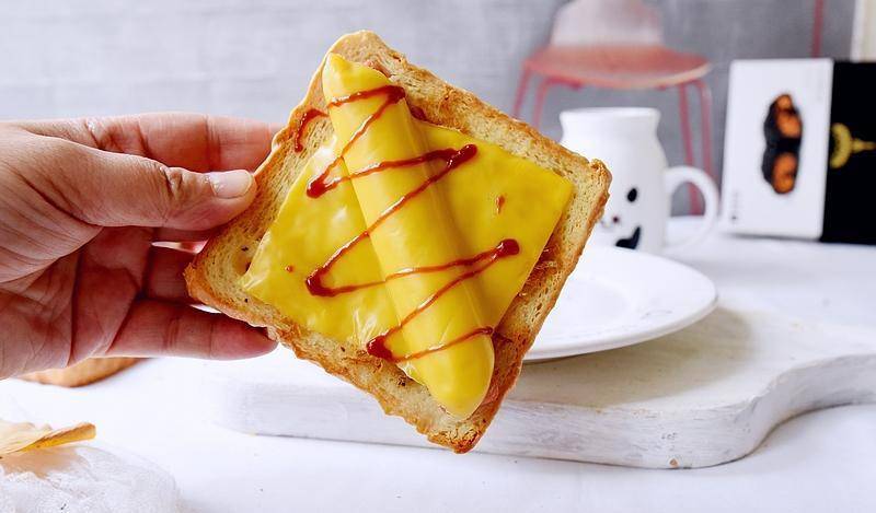做法|不加黄油不加糖，做出的吐司照样香，特别适合冬天做早餐