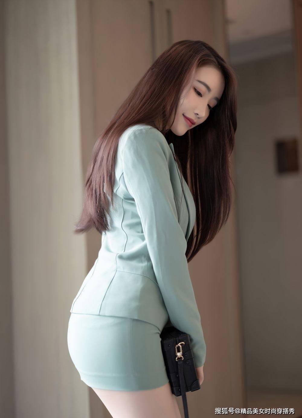 整体|让人耳目一新的浅绿色西装套装裙，干练优雅的同时也很有活力