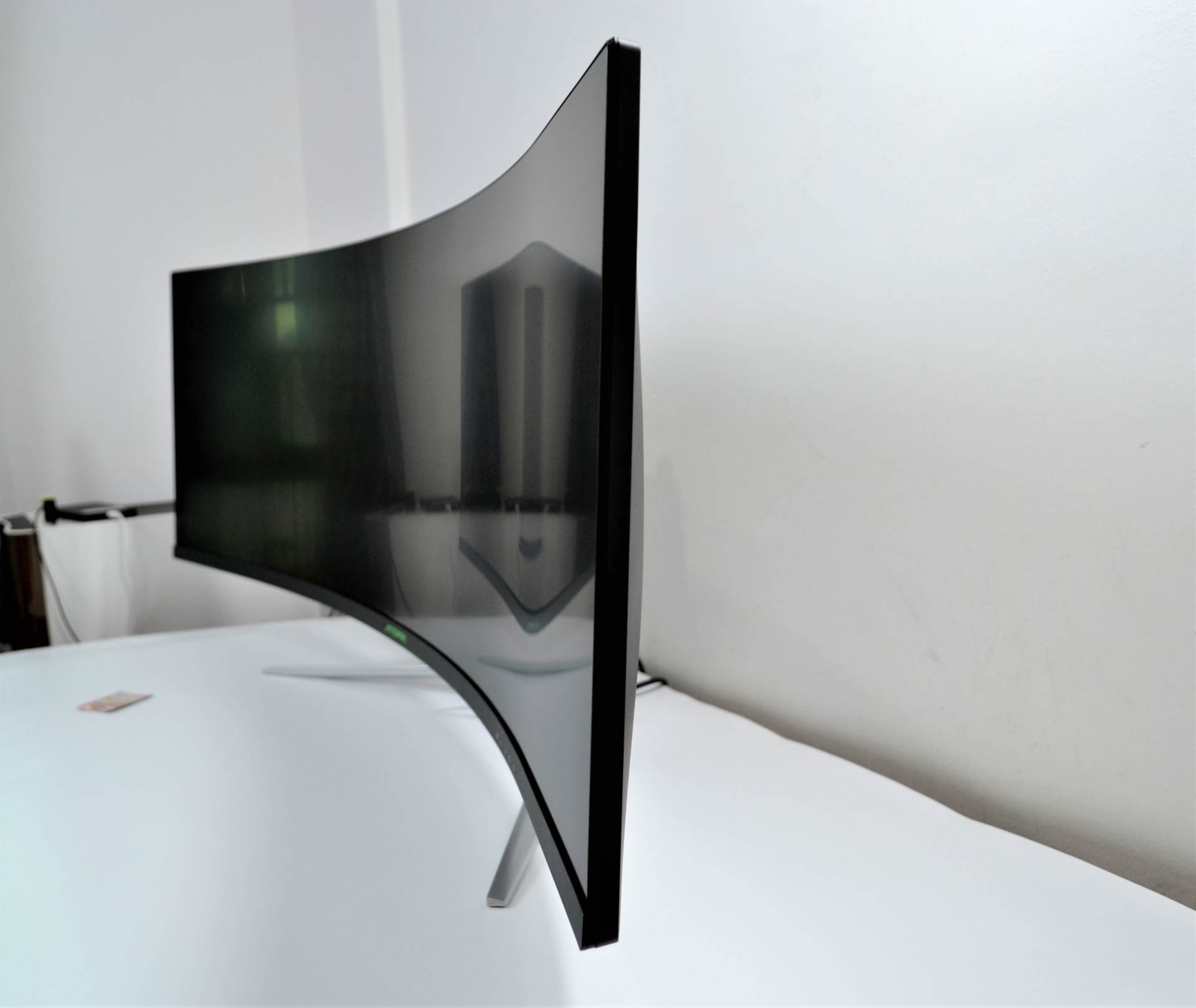 49寸蚂蚁电竞带鱼屏体验影院式视界加持帅爆全场让你火力全开